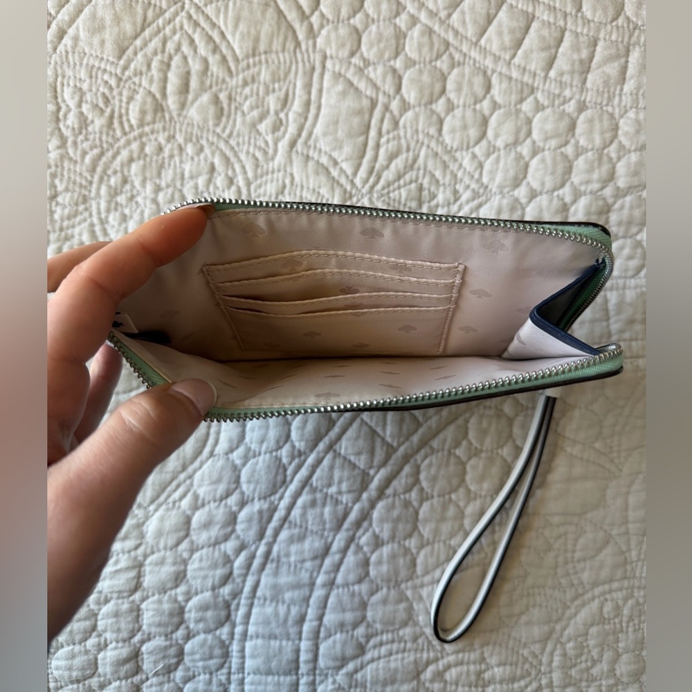 Kate Spade Cameron Medium L Zip Wrislet Spring Meadow Multi Wallet - Picture 3 of 3